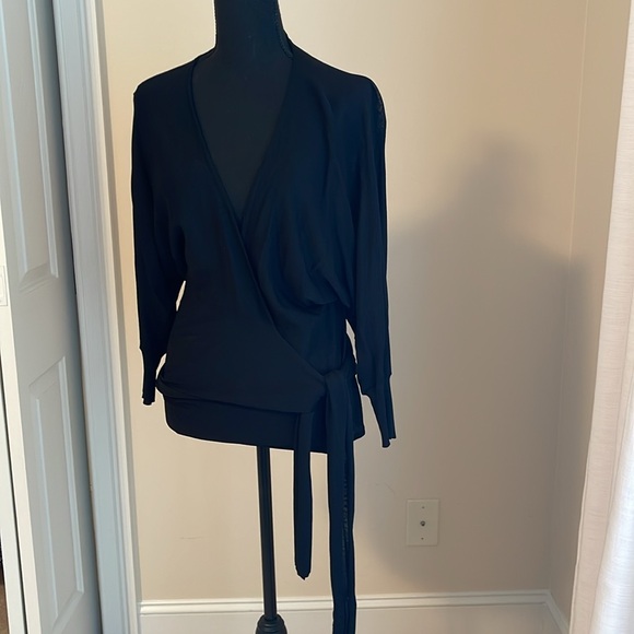 BCBG WRAP - Picture 2 of 3